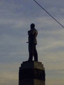 La statue de Lénine… sous un autre angle